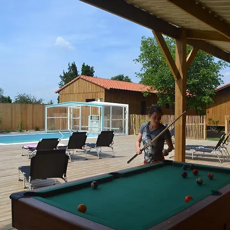 빌라 Les Cabanes De Talais *