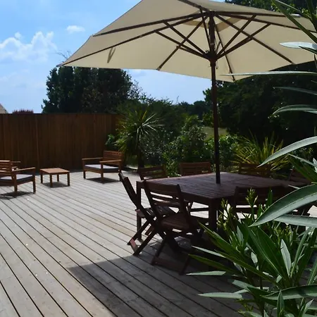 Les Cabanes De Talais