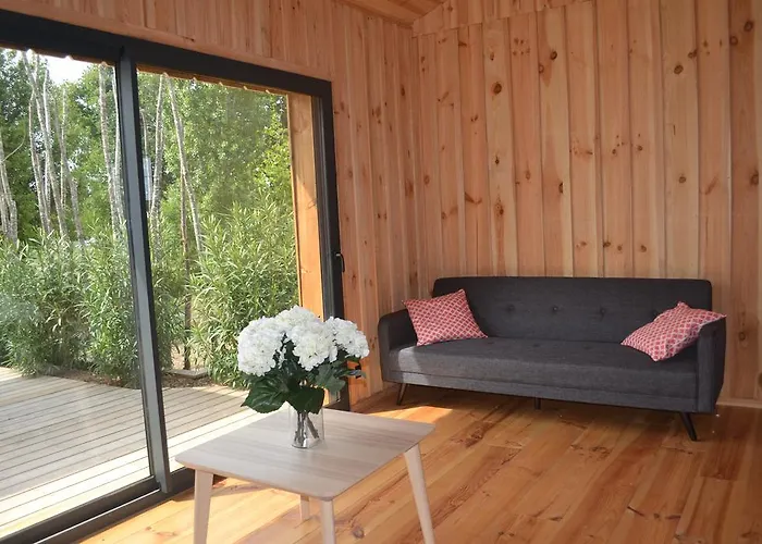 فيلة Les Cabanes De Talais